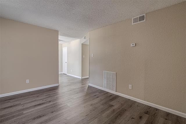 Building Photo - 836 NW Summercrest Blvd