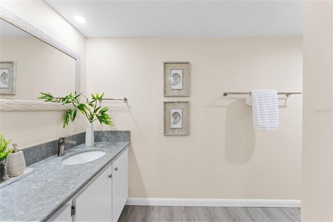 Building Photo - 450 Treasure Island Causeway