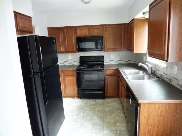 Building Photo - 600 Cherry St