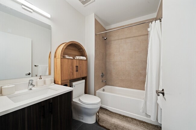 Building Photo - 416 Highland Ave