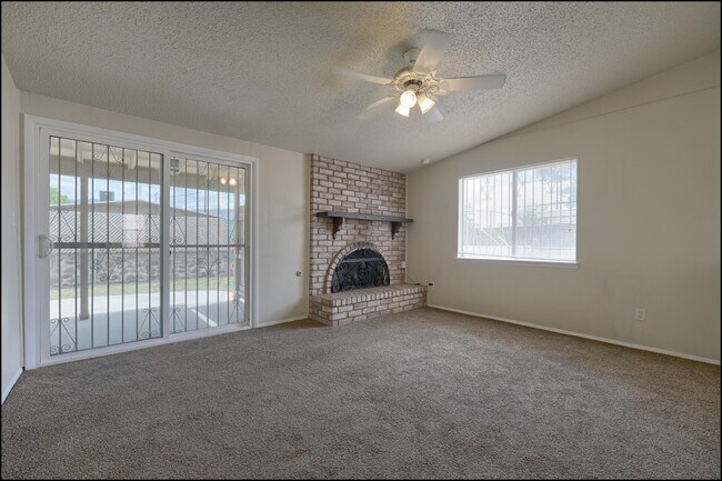 Building Photo - 4109 Roxbury Dr