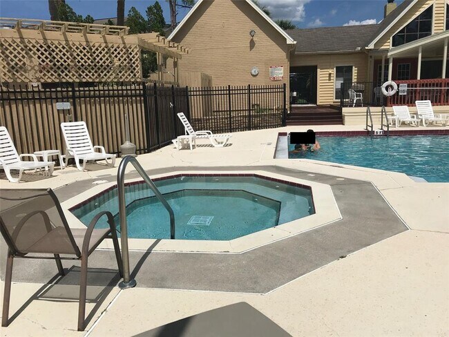 Building Photo - 3756 Idlebrook Cir