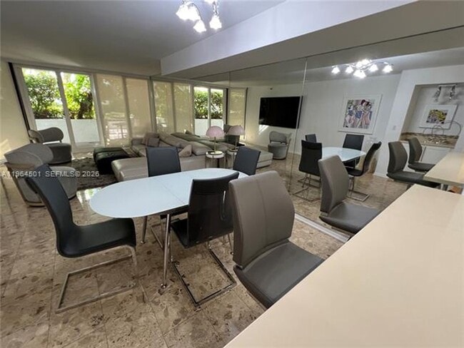 Building Photo - 1717 N Bayshore Dr