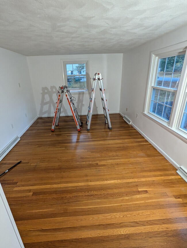 Building Photo - 31 Carline Dr