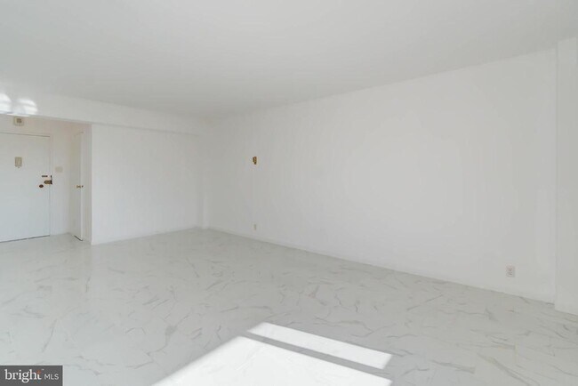 Building Photo - 4201 Cathedral Ave NW