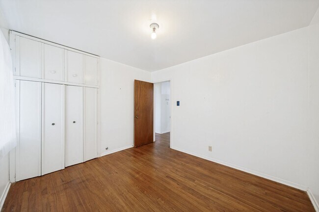 Building Photo - CHARMING DENVER HEIGHTS 3-BEDROOM