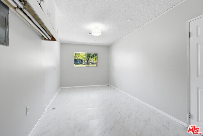 Building Photo - 11410 Canton Dr