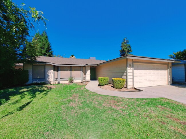 Building Photo - Single Level 3 Bedroom Home Ready to Move in!