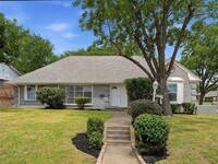 Building Photo - 2121 Canton Dr