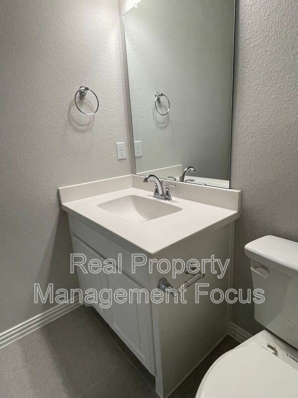 Building Photo - 13969 Falcon Ranch Dr