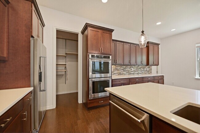 Building Photo - $4,340.95, 5 Beds - 3.5 Bath, Single Family Home in Broomfield with Pool Access!