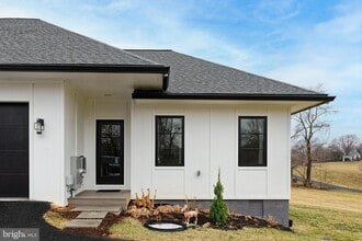 Building Photo - 23443 Dover Rd