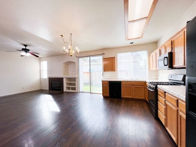 Building Photo - Corner Lot in Windrift Community