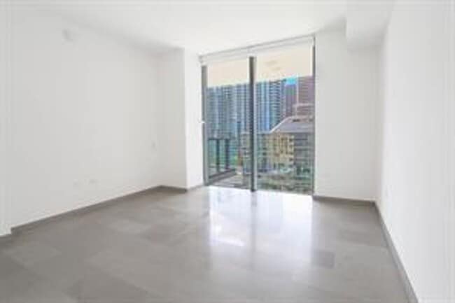 Building Photo - 88 SW 7th St