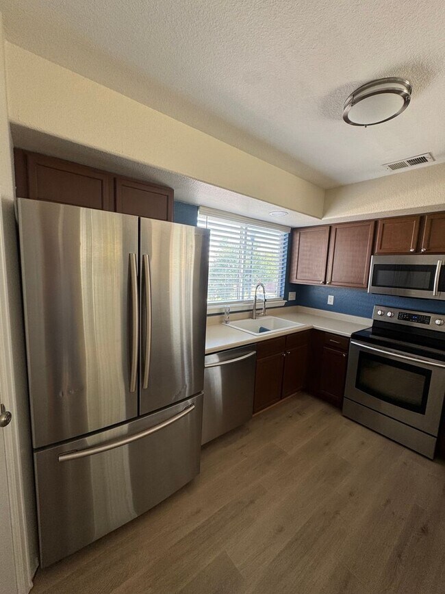 Building Photo - Charming 2BR Townhome in Brighton
