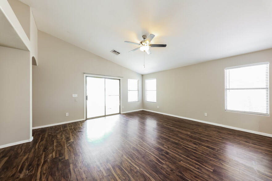 Building Photo - 2040 S 86th Ln