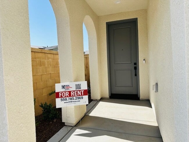 Building Photo - $2,795 Tesoro Viejo, Award Winning Communi...