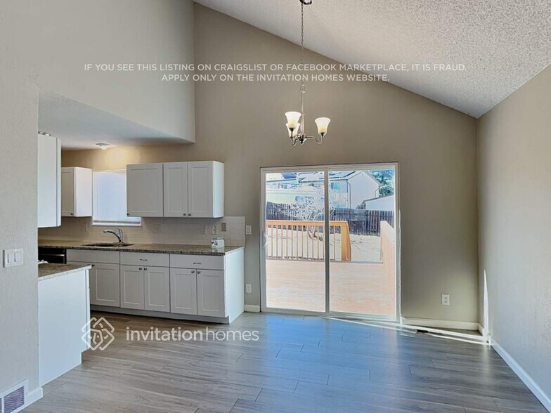 Building Photo - 2821 S Argonne St