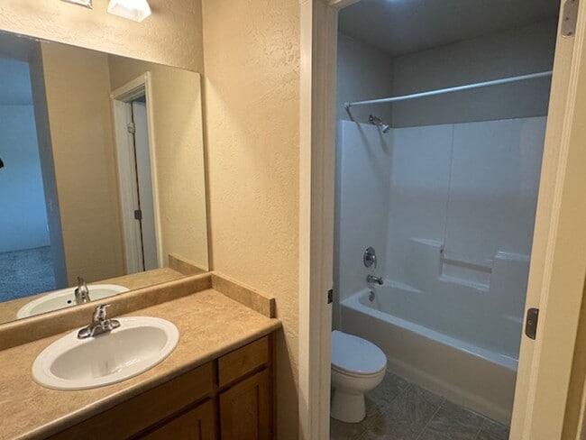 Building Photo - COME HOME TO COMFORT TO THIS 3 BEDROOM HOM...