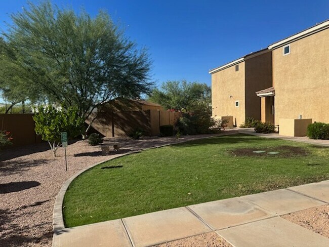 Building Photo - 2 bedroom Mesa Condo rental