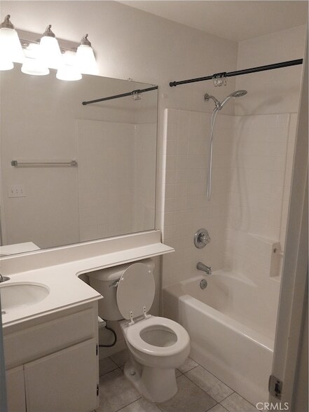 Building Photo - 935 Redtail Dr