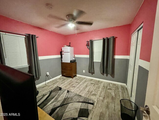 Building Photo - 1100 N Brown Ave