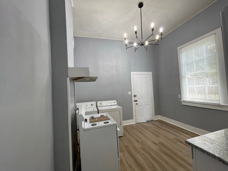 Building Photo - 2439 Second St