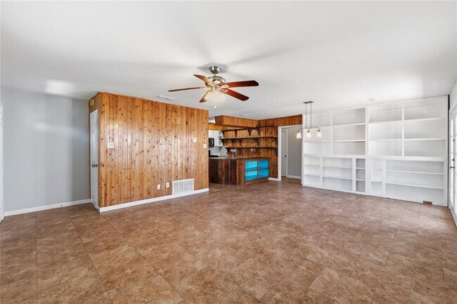 Building Photo - 7000 Shannon Dr