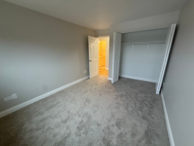 Building Photo - 110 N Kenilworth Ave