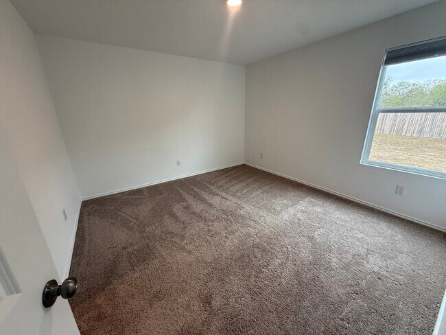 Building Photo - 13831 Barn Door