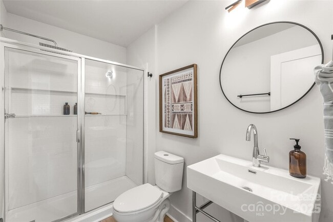 Building Photo - 1314 Carolyn Dr