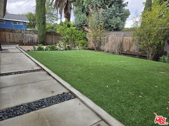 Building Photo - 17601 Rhoda St