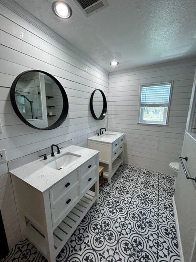 Building Photo - Farmhouse Vibes in Robinson Texas