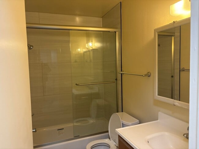 Building Photo - 4327 Fairlands Dr