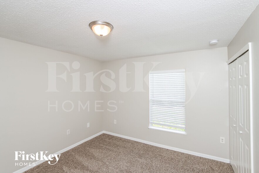 Building Photo - 1686 Whiting St SE