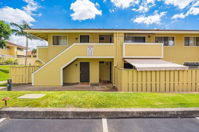 Building Photo - Ihona Townhome 1BR, 1BA, 1PKG, AC, W/D