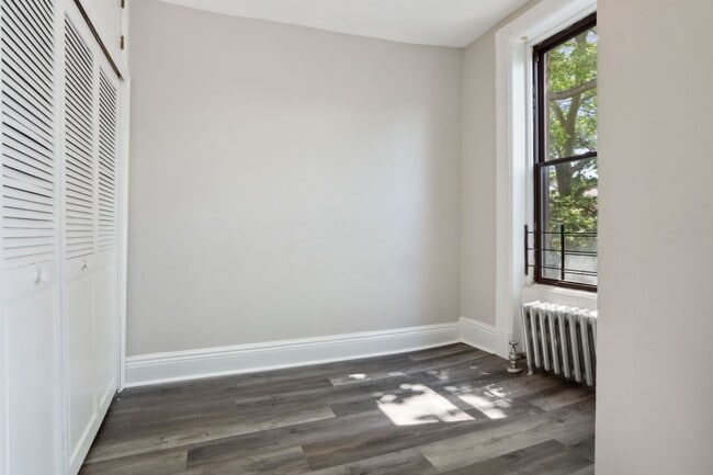 Building Photo - 373A 16th St