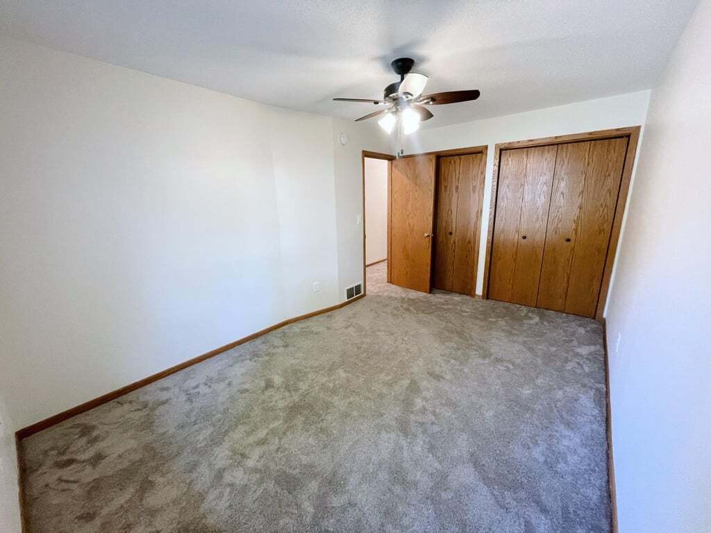 Building Photo - 805 W Southview Ct