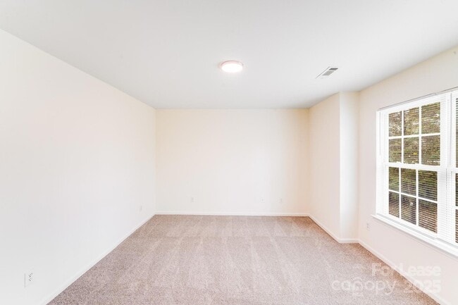 Building Photo - 814 Mt Holly-Huntersville Rd