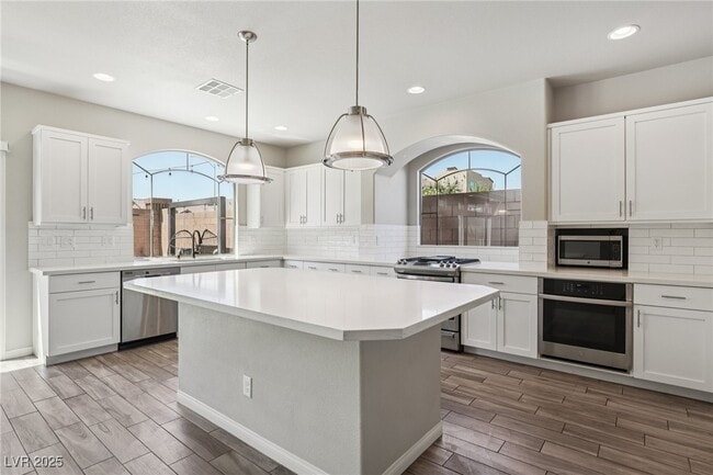 Building Photo - 5947 Rockway Glen Ave