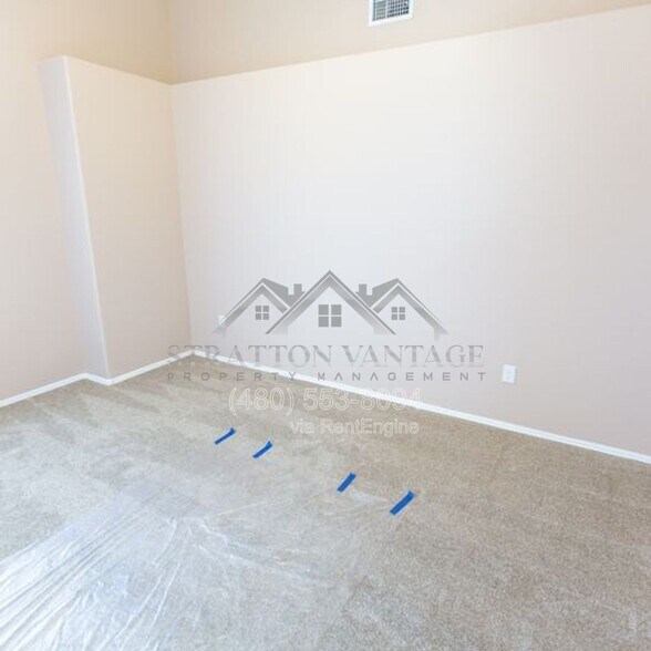 Building Photo - 3737 E Isabella Ave