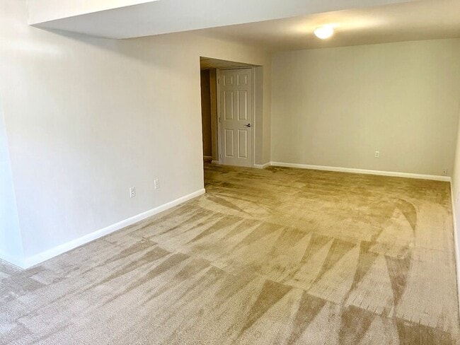 Building Photo - 13382 Brookfield Ct
