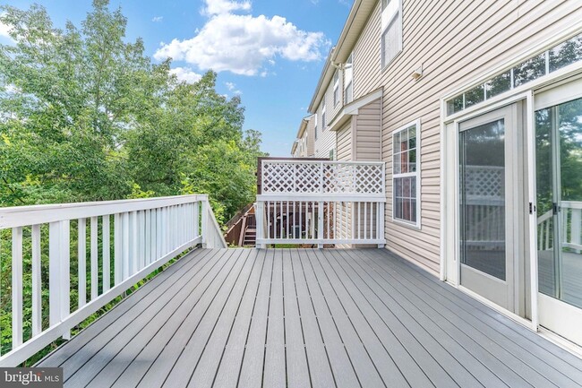 Building Photo - 132 Executive Cir