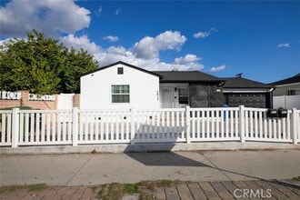Building Photo - 7912 Vineland Ave