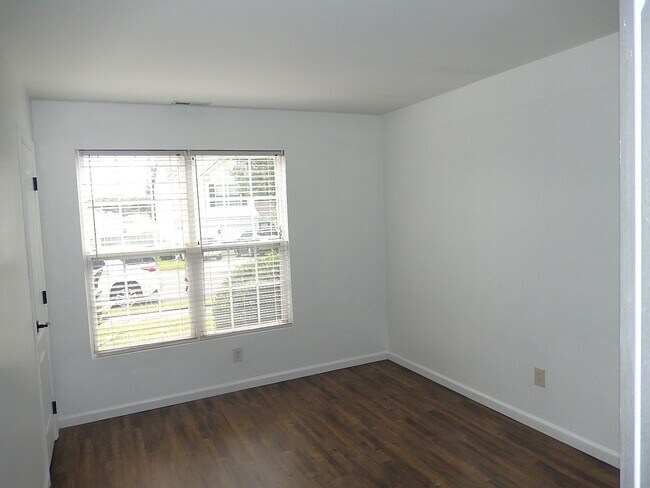 Building Photo - 4331 Crowfield Dr