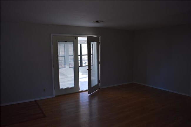 Building Photo - 1505 N Indian Meridian Rd
