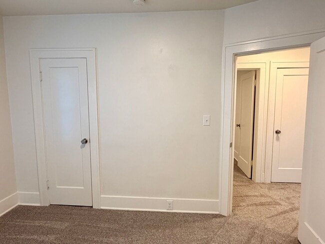 Building Photo - FORD DUPLEX