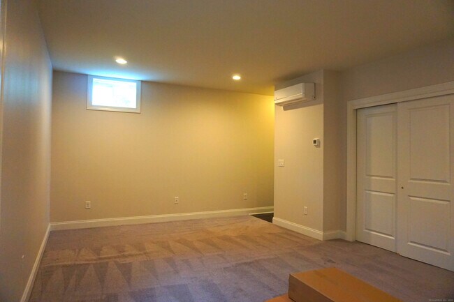 Building Photo - 56 Moorland Dr