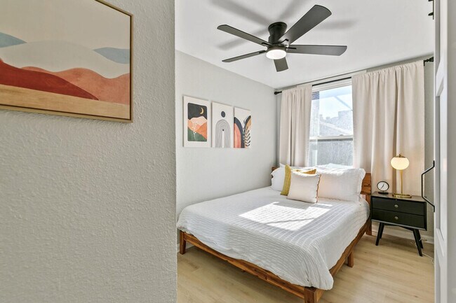 Building Photo - 1073 N Downing St