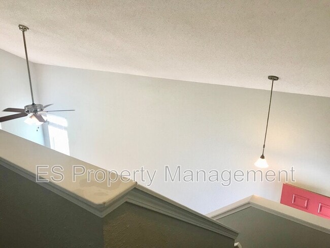 Building Photo - 4481 Redcliff N Ln